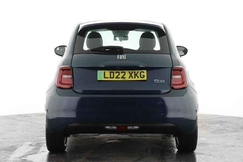 Green Used 2022 Fiat 500e Icon Hatchback | £13,599 (Fair price) - Image 1/3