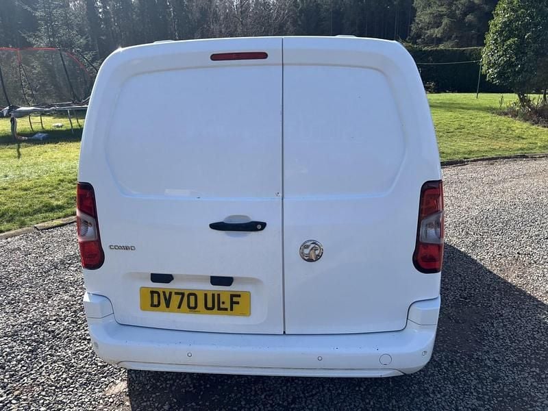 Usado Vauxhall Combo Sportive 2020 Blanco Monovolumen