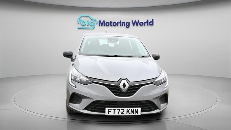 Used Renault Clio V Evolution 145 HP (106 kW) 2023 Grey Hatchback