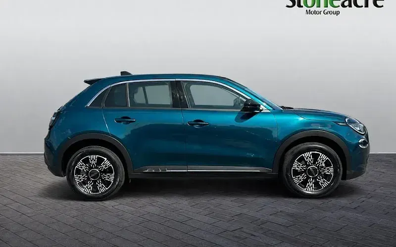 Used Fiat 600 101 HP (74 kW) 2025 Green SUV