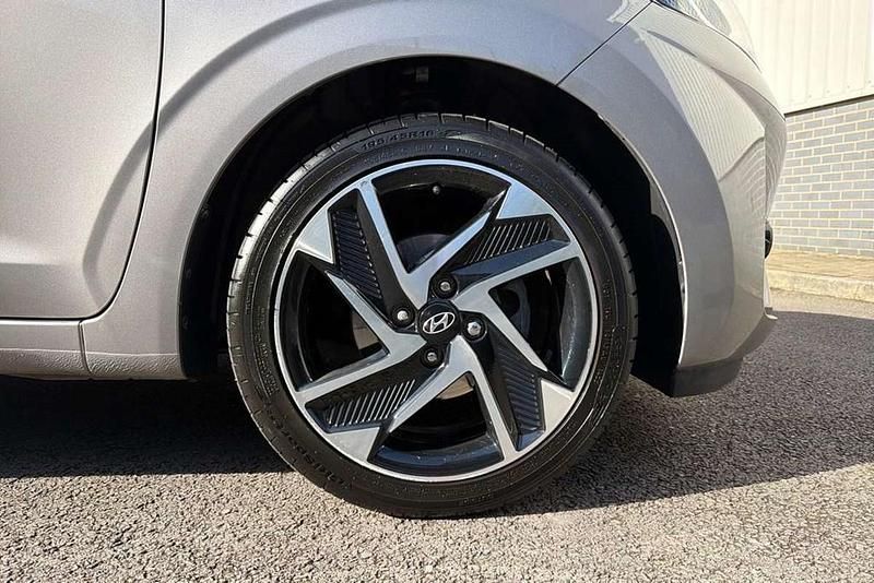 Used Hyundai i10 Premium 65 HP (47 kW) 2022 Other Hatchback