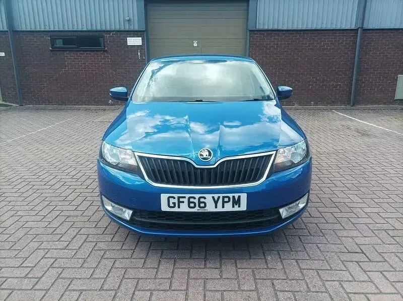 Used Skoda Rapid SE 90 HP (66 kW) 2016 Blue Hatchback