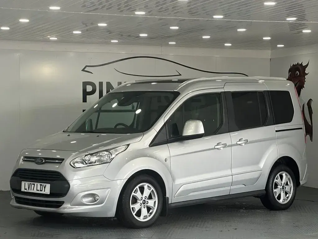 Used Ford Tourneo Connect Titanium 120 HP (88 kW) 2017 Silver MPV