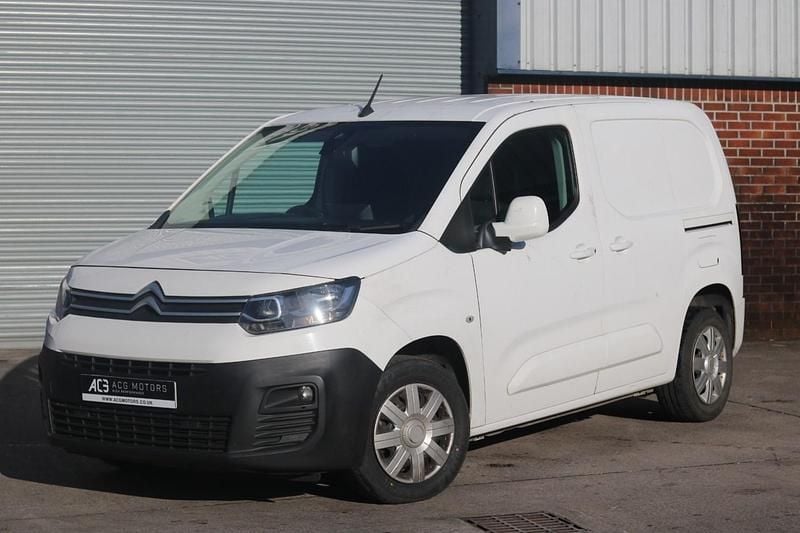 Used Citroën Berlingo 100 HP (73 kW) 2020 White MPV