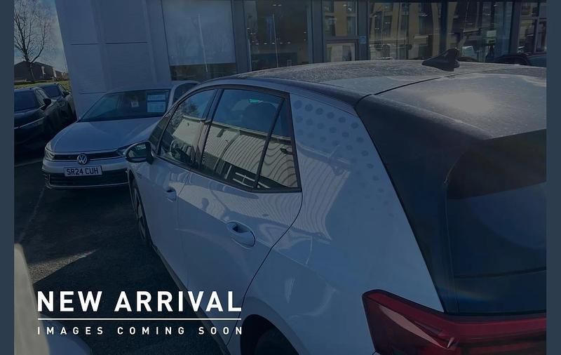 Used VW ID.3 Pro 106 kW (145 HP) 2023 White Hatchback