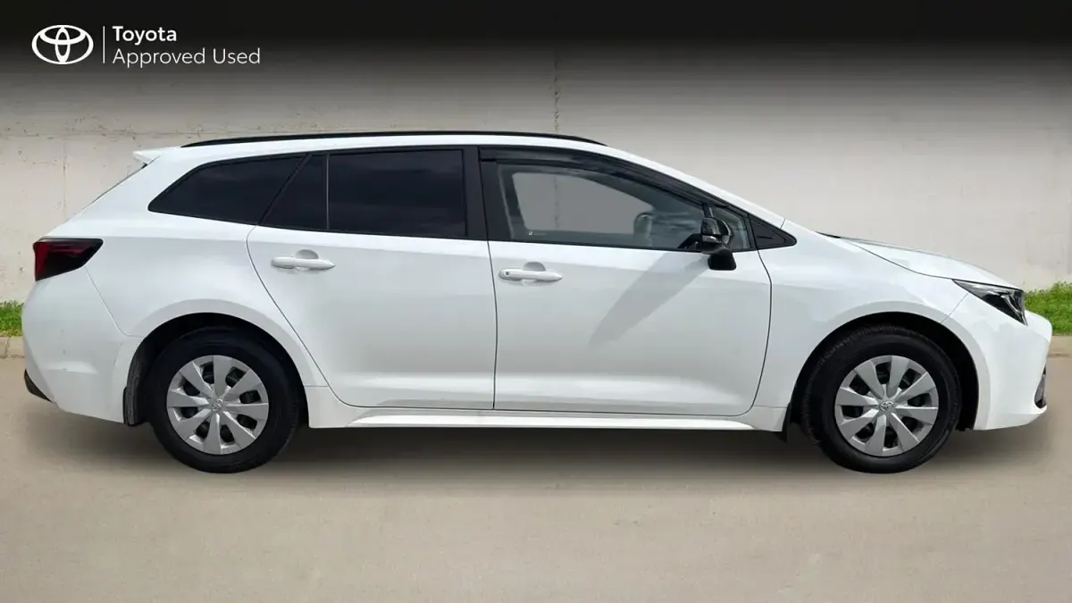 Usado Toyota Corolla 138 HP (101 kW) 2025 Branco