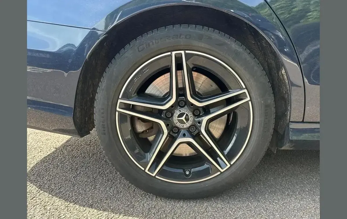 Usado Mercedes E300 AMG line 301 HP (221 kW) 2022 Azul Carrinha