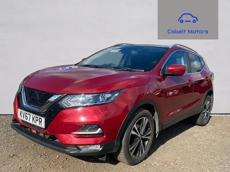Used Nissan Qashqai N-Connecta 2017 Red SUV