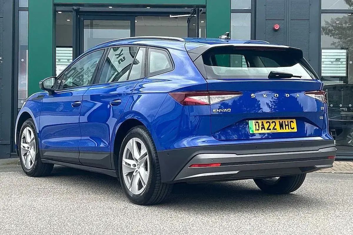 Usado Skoda Enyaq iV ecoSuite 131 kW (179 HP) 2022 Azul SUV