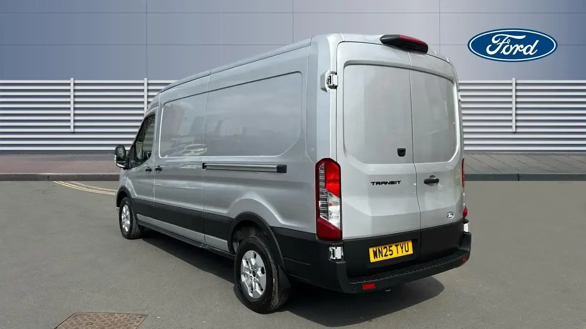 Usado Ford Transit Limited 165 HP (121 kW) 2025 Van