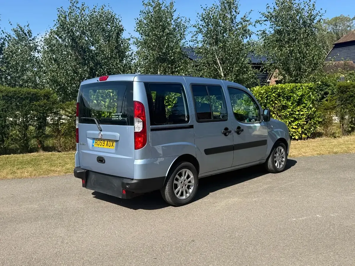 Used Fiat Doblò Dynamic 2009 Blue MPV