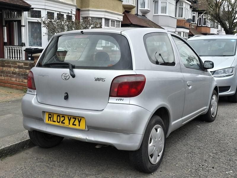 Used Toyota Yaris 2002 Silver Hatchback