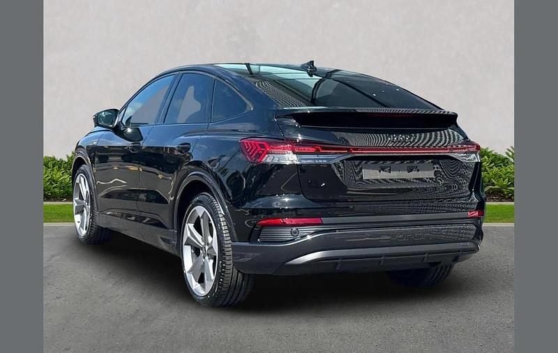 Nouă Audi Q4 e-tron Black Edition 206 kW (281 CP) 2025 Other SUV