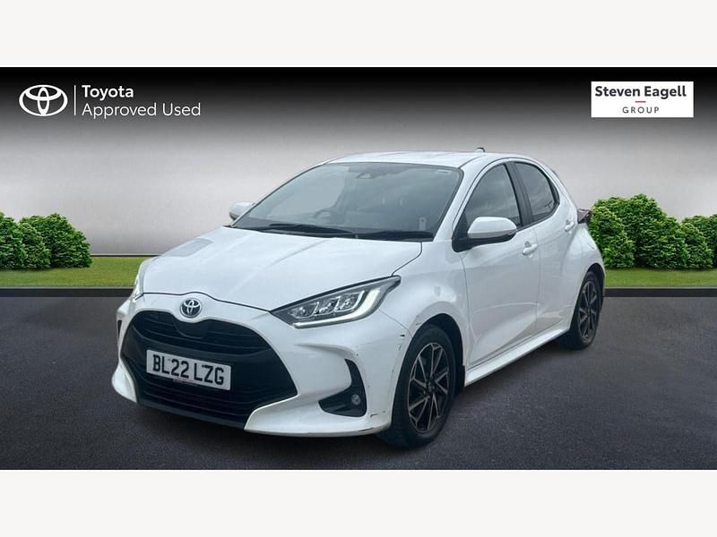 Used Toyota Yaris Hybrid Design 2022 White Hatchback