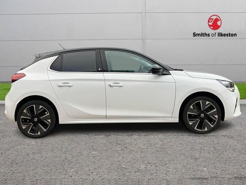 Used Vauxhall Corsa-e Elite 98 kW (134 HP) 2020 White Hatchback
