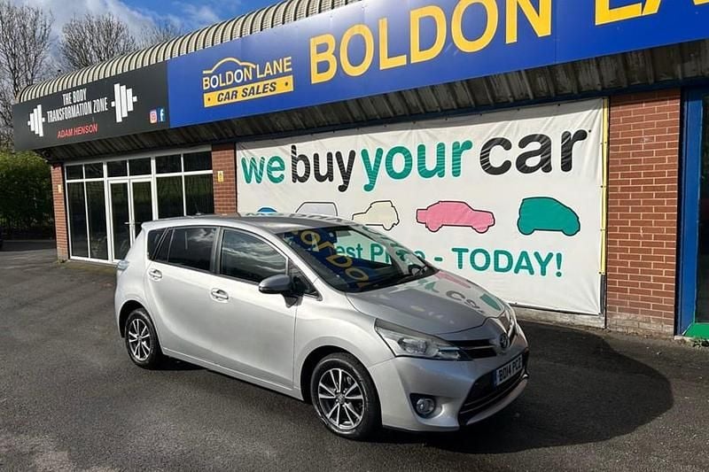 Used Toyota Verso 112 HP (82 kW) 2014 Silver MPV