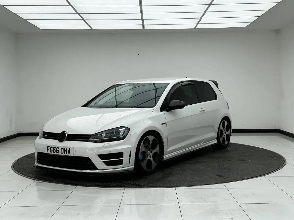 Used VW Golf VII R 410 HP (301 kW) 2016 White Hatchback