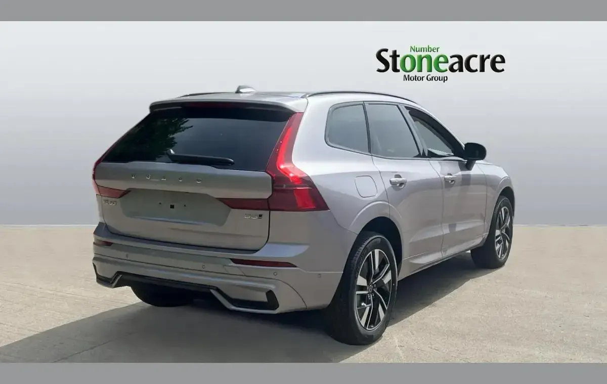 New Volvo XC60 Plus 250 HP (183 kW) 2026 Silver SUV
