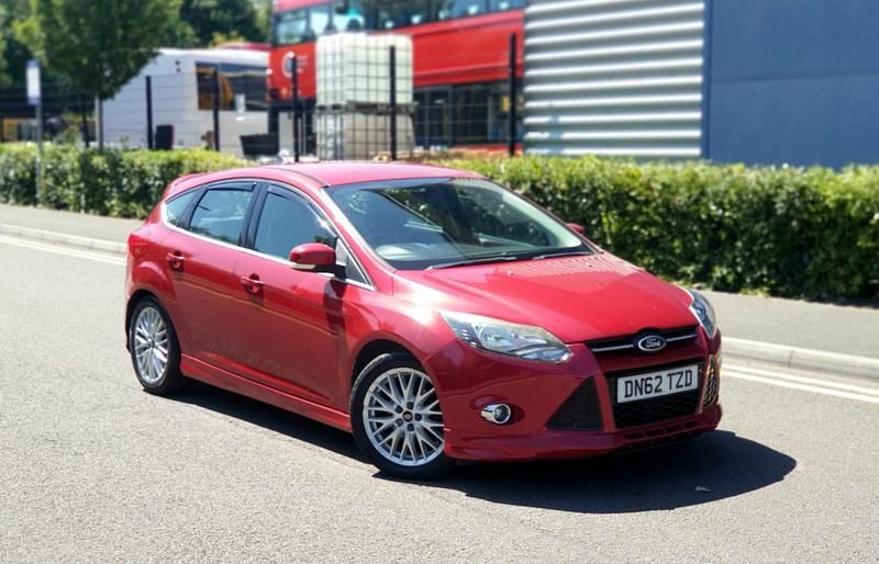 Red Used 2012 Ford Focus Zetec Hatchback | £1,995 (Good price) - Image 1/4