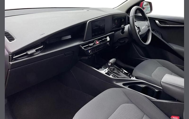 Used Kia Niro 139 HP (102 kW) 2023 Red SUV