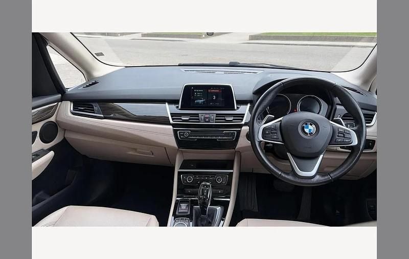 Used BMW 220 Luxury Line 190 HP (139 kW) 2021 Grey Estate