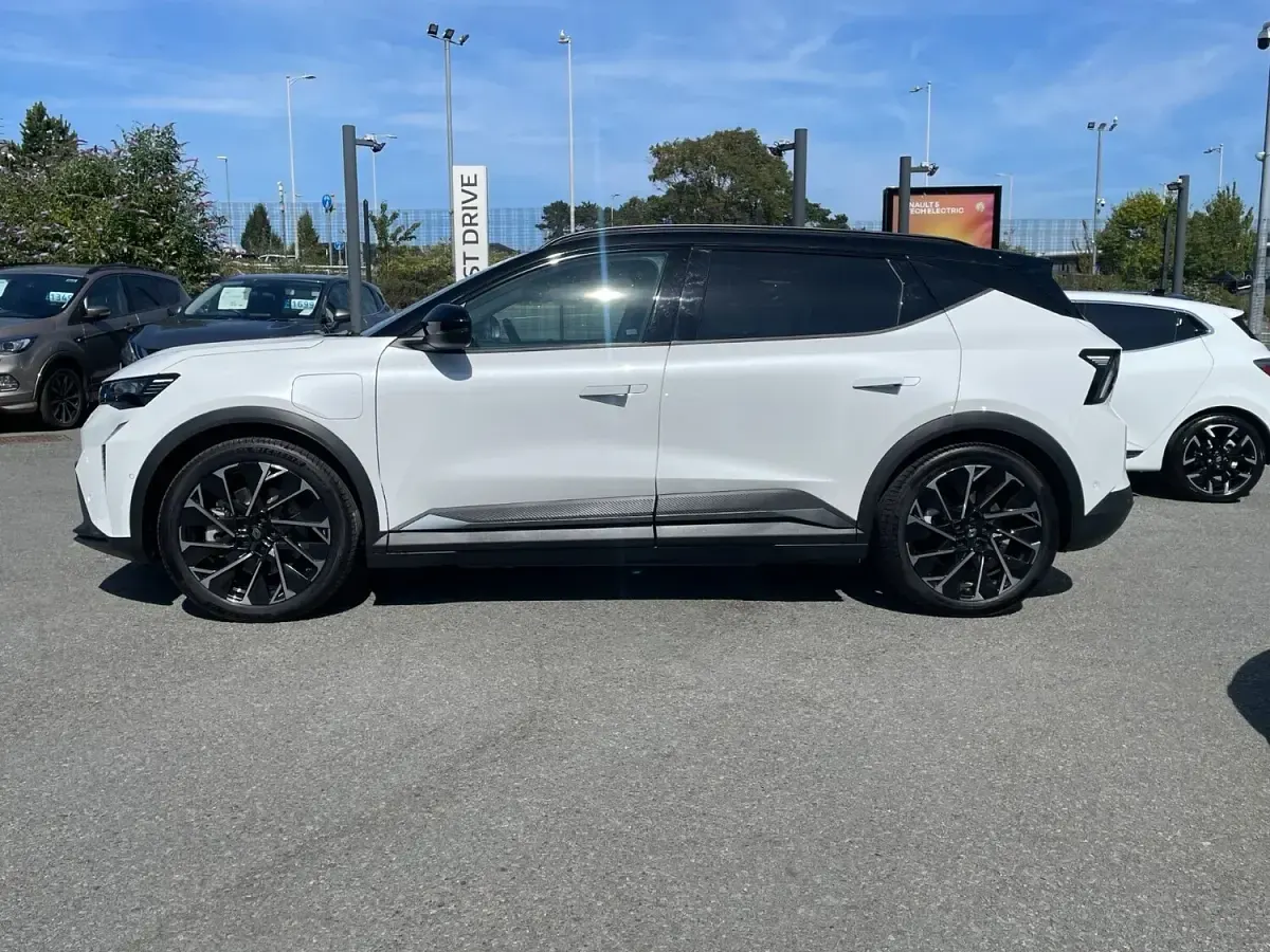 Used Renault Scenic E-Tech Esprit Alpine 160 kW (218 HP) 2024 White/black SUV