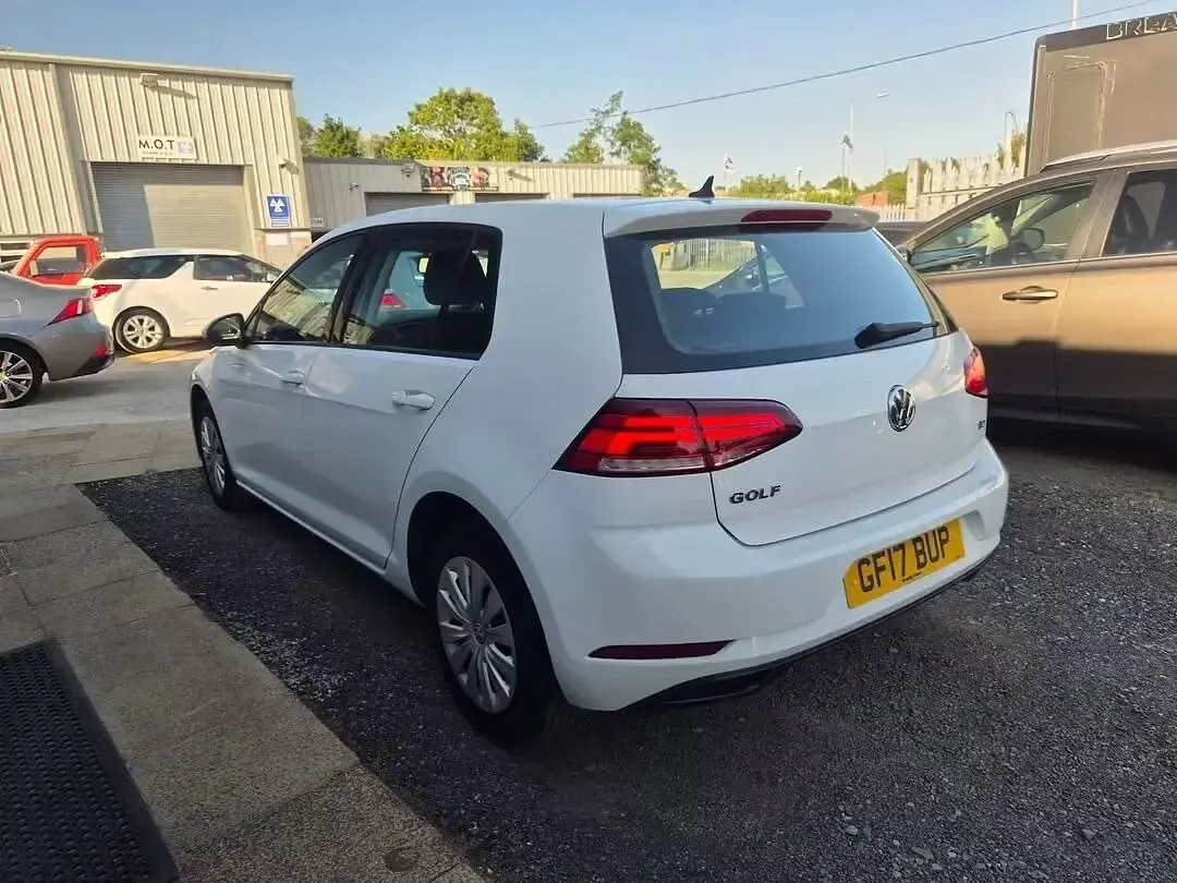 Used VW Golf VII S 115 HP (84 kW) 2017 White Hatchback