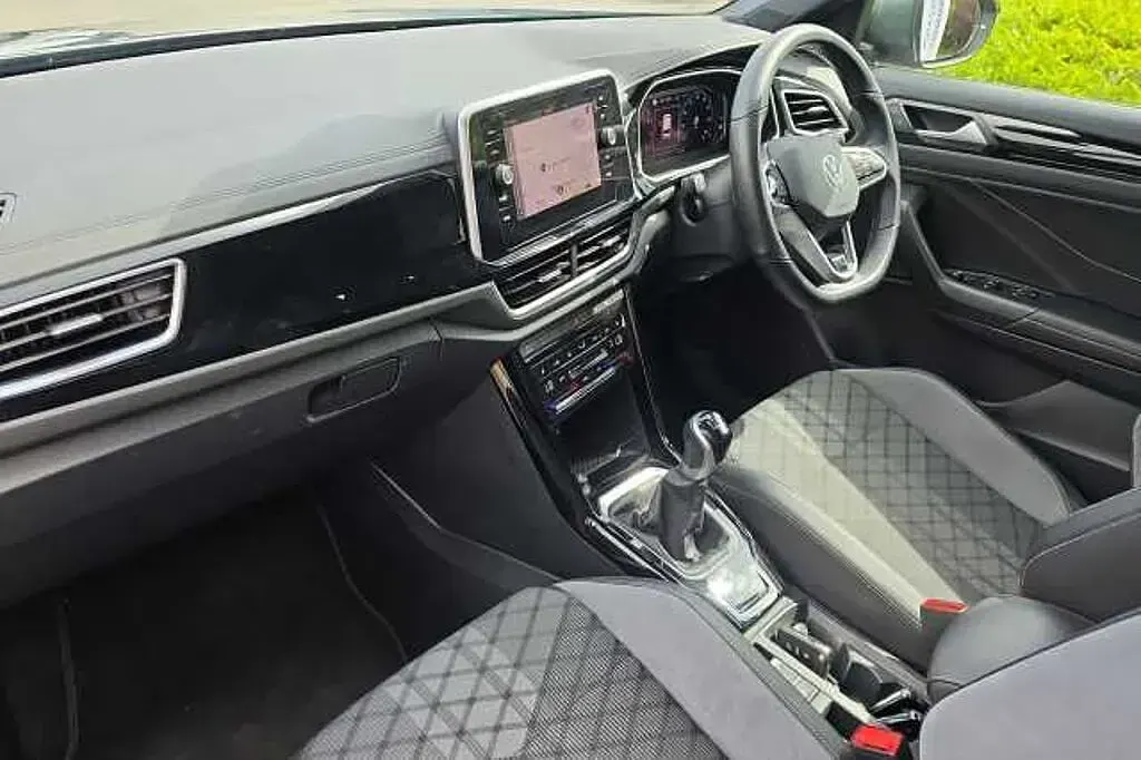 Usado VW T-Roc R-line 150 HP (110 kW) 2023 Preto SUV