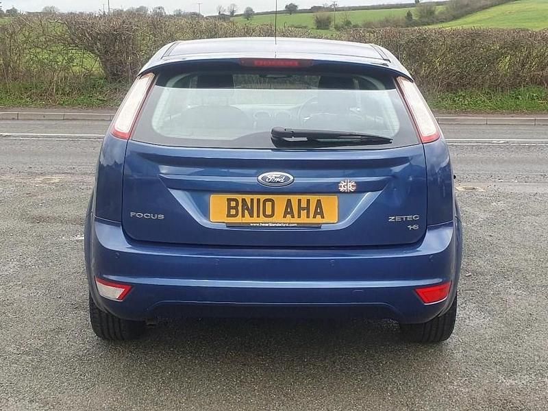 Used Ford Focus Zetec 99 HP (72 kW) 2010 Blue Hatchback