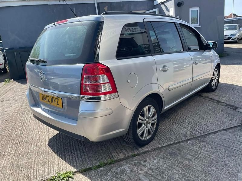 Second-hand Vauxhall Zafira 110 CP (80 kW) 2012 Argintiu Monovolum