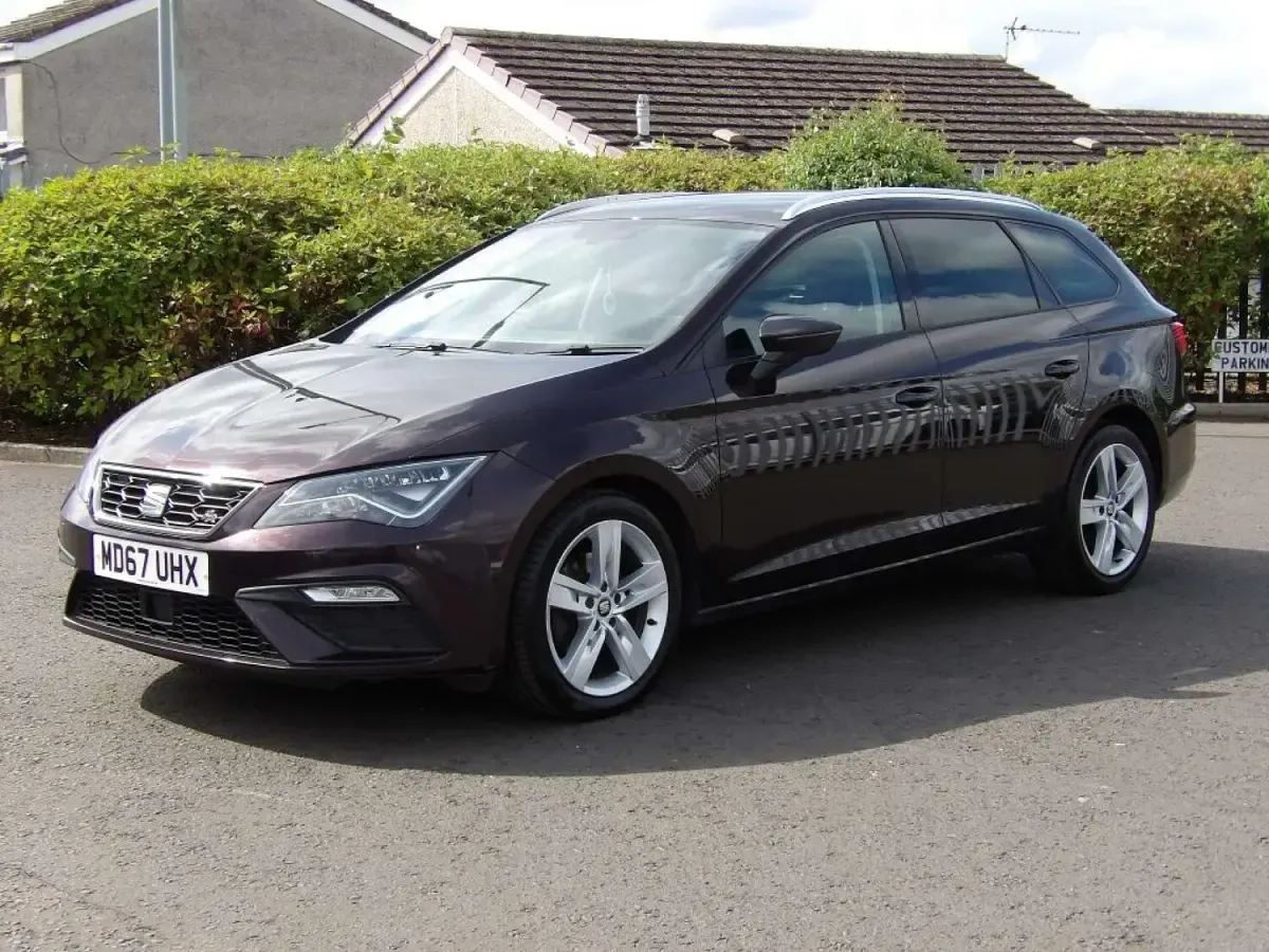 Used Seat Leon FR 2018 Mauve/purple Estate