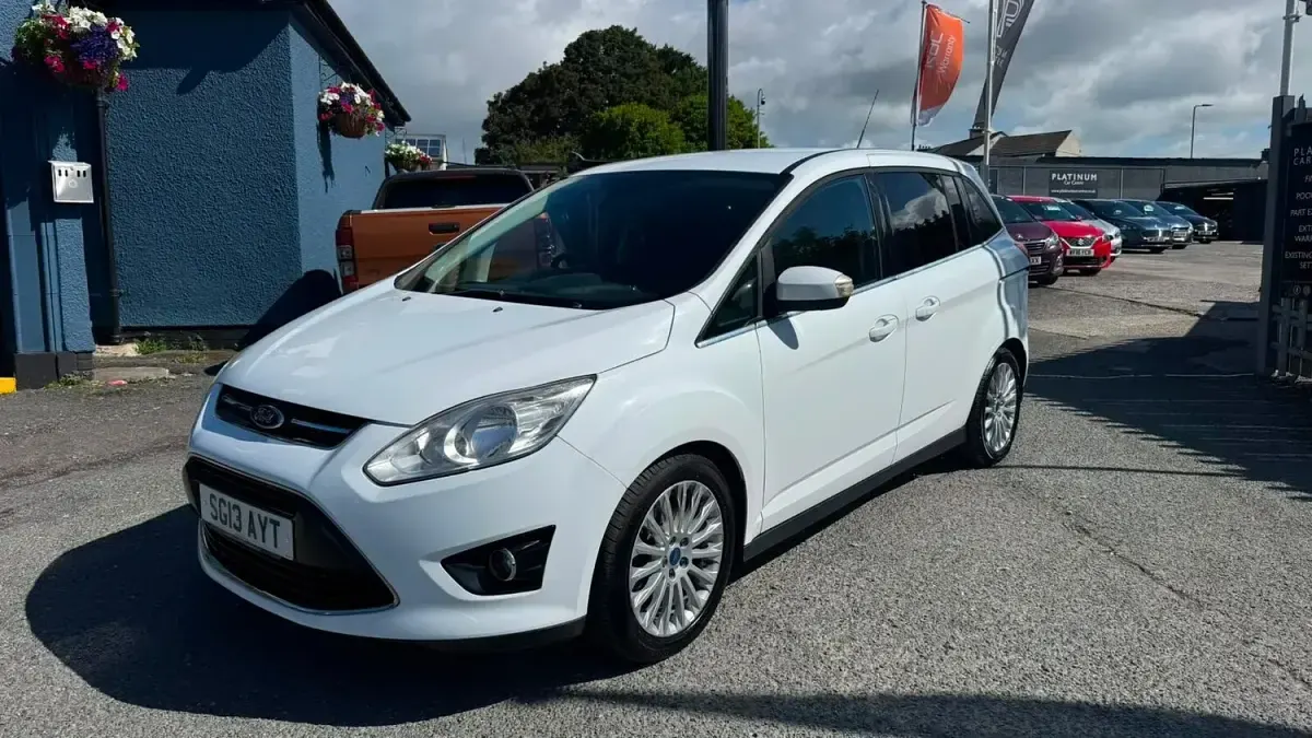 Used Ford Grand C-Max Titanium 115 HP (84 kW) 2013 White MPV