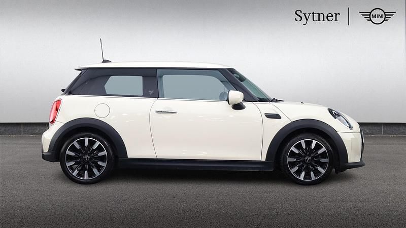 Used Mini Cooper Exclusive 134 HP (98 kW) 2022 White Hatchback