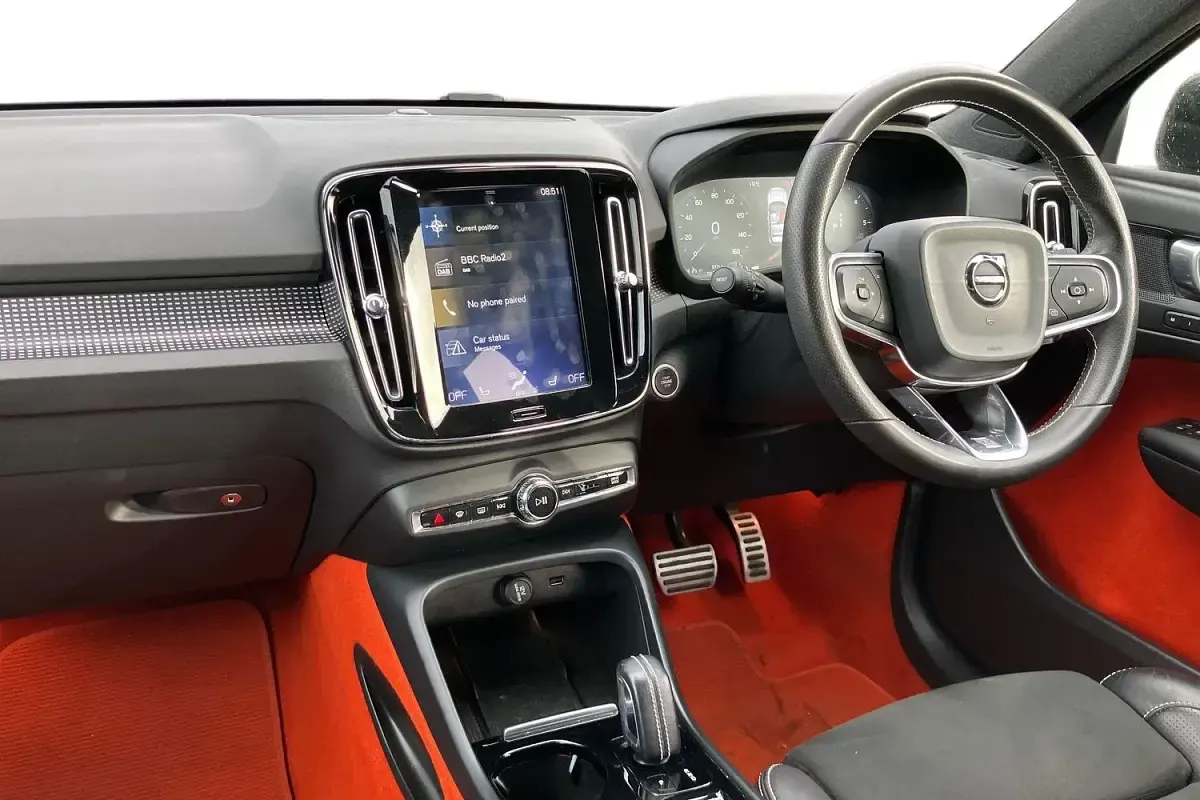 Used Volvo XC40 R-Design Pro 150 HP (110 kW) 2020 Grey SUV