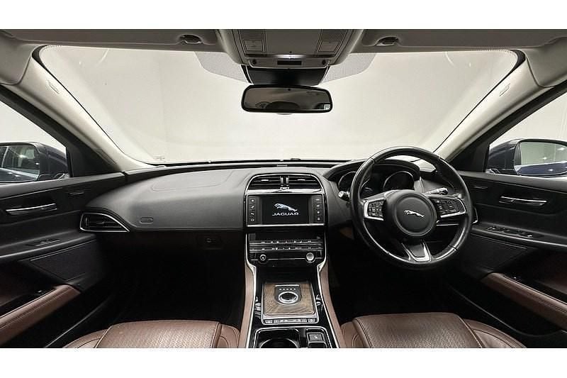 Used Jaguar XE Portfolio 250 HP (183 kW) 2018 Blue Sedan