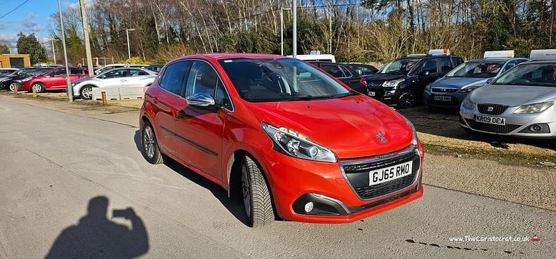 Used Peugeot 208 Allure 100 HP (73 kW) 2015 Orange Hatchback
