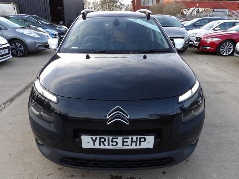 Used Citroën C4 Cactus Flair 100 HP (73 kW) 2015 Black Hatchback