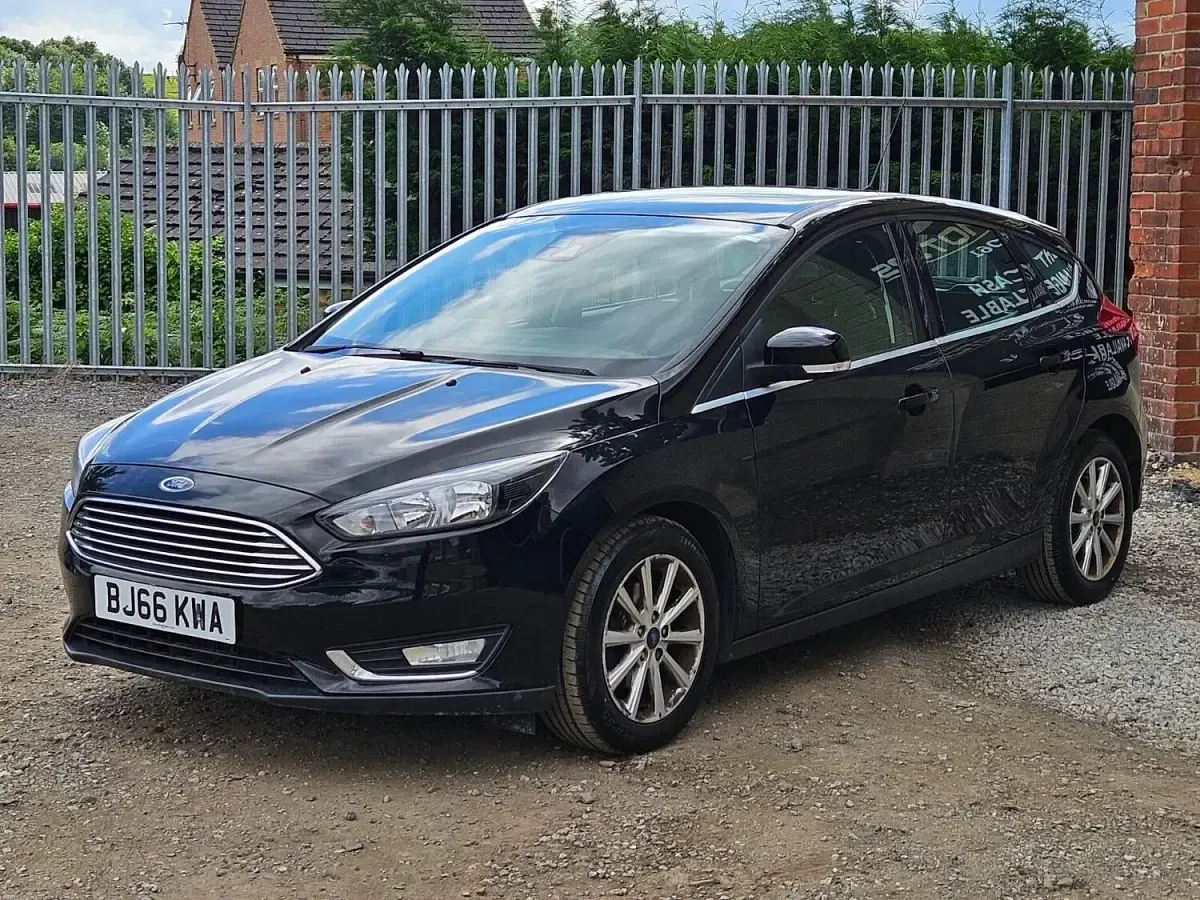 Used Ford Focus Titanium 125 HP (91 kW) 2016 Black Hatchback