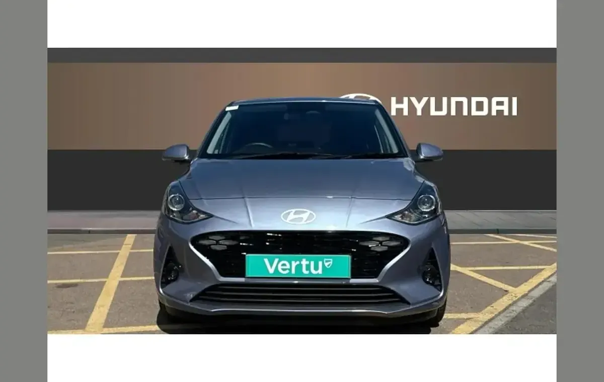 Used Hyundai i10 Premium 63 HP (46 kW) 2024 Blue Hatchback