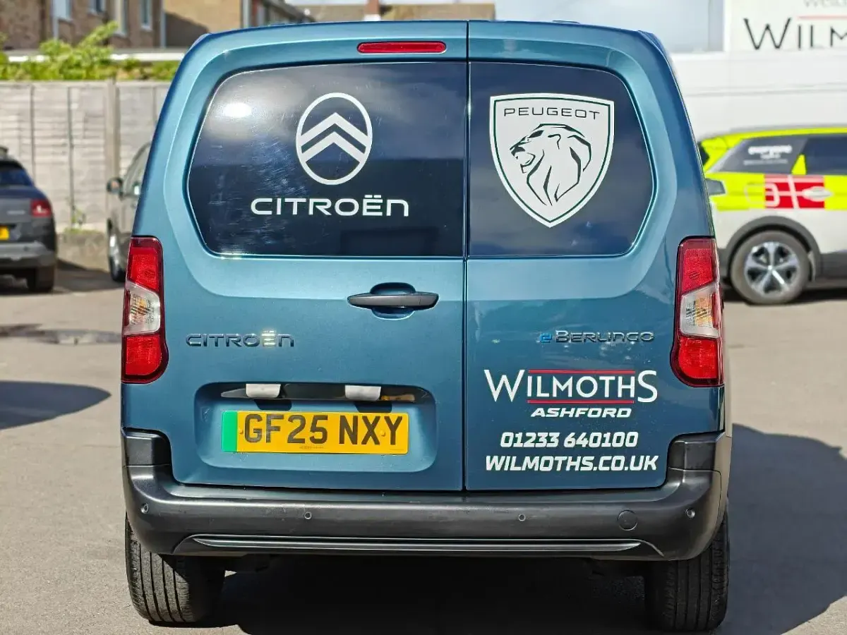 Used Citroën Berlingo 98 kW (134 HP) 2025 Blue MPV