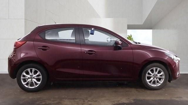 Usado Mazda 2 90 HP (66 kW) 2019 Vermelho Citadino