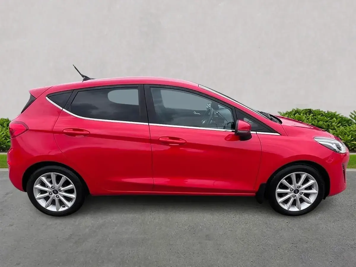 Second-hand Ford Fiesta Titanium 100 CP (73 kW) 2019 Roșu Hatchback