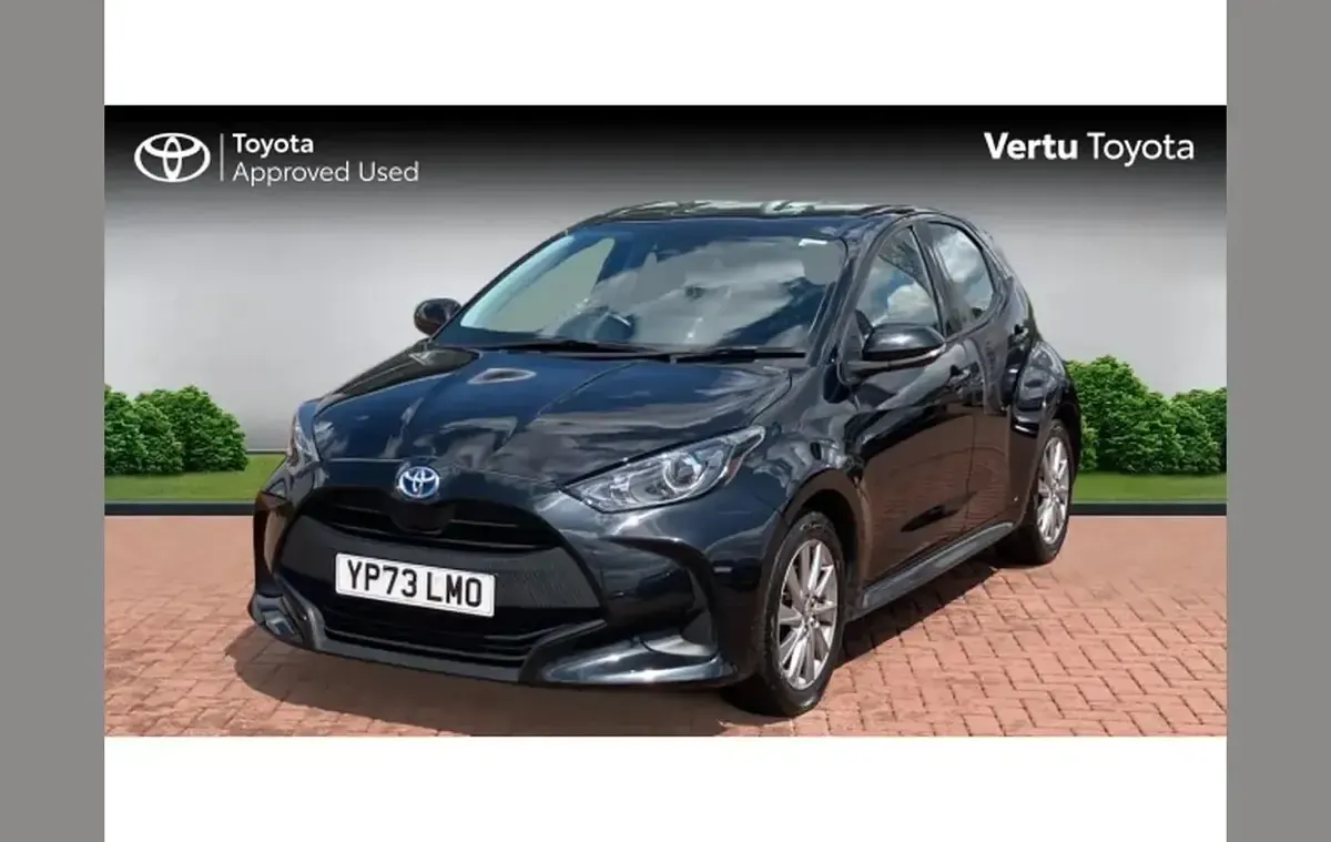 Used Toyota Yaris 113 HP (83 kW) 2023 Black Hatchback