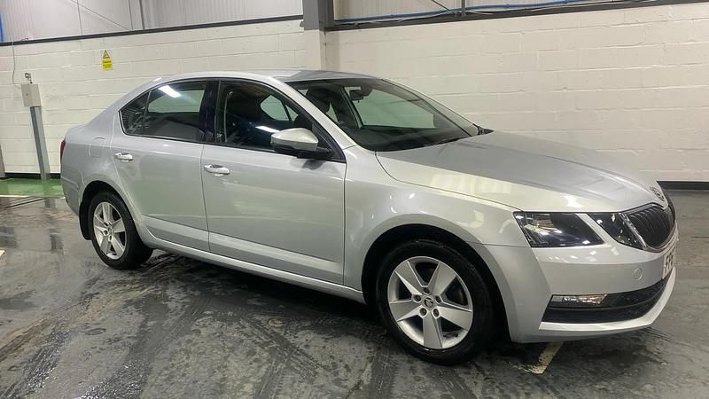 Used Skoda Octavia SE 115 HP (84 kW) 2017 Silver Hatchback