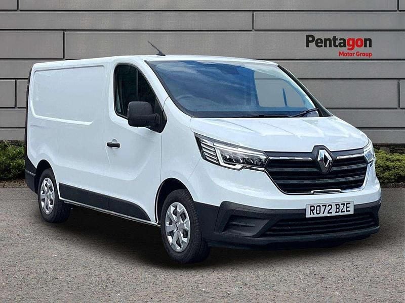 White Used 2022 Renault Trafic Business Van | £21,592 (Expensive) - Image 1/4