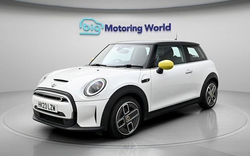 Used Mini Cooper Level 1 135 kW (184 HP) 2023 Hatchback