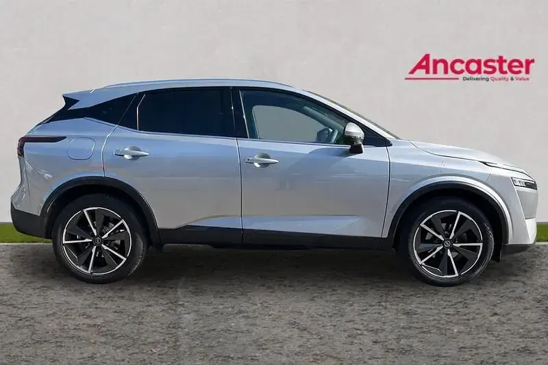 Used Nissan Qashqai Tekna 138 HP (101 kW) 2022 Silver SUV