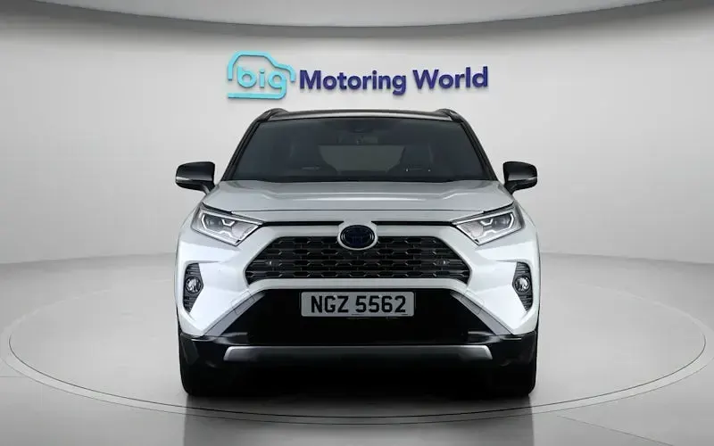 Usado Toyota RAV4 218 HP (160 kW) 2023 SUV