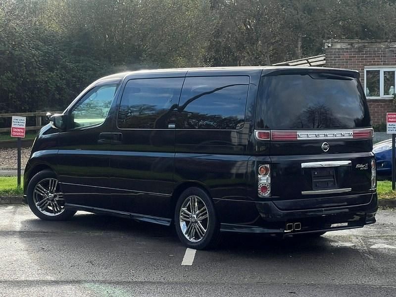 Used Nissan Elgrand 2007 Majestic black MPV
