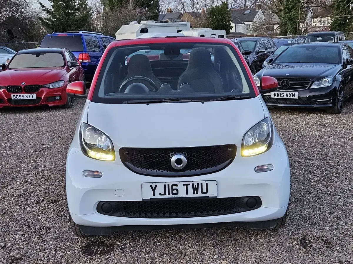 Used Smart ForTwo Cabrio Passion 71 HP (52 kW) 2016 White Cabriolet